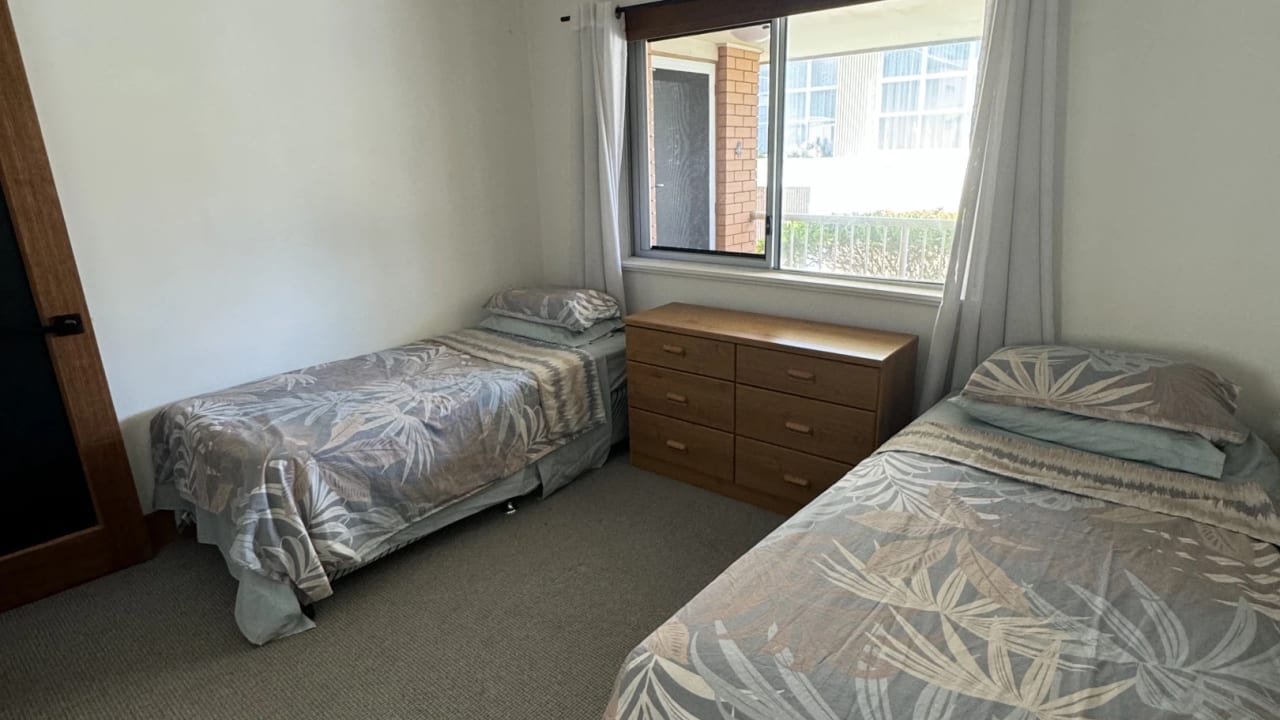 Furnished room in a flatshare