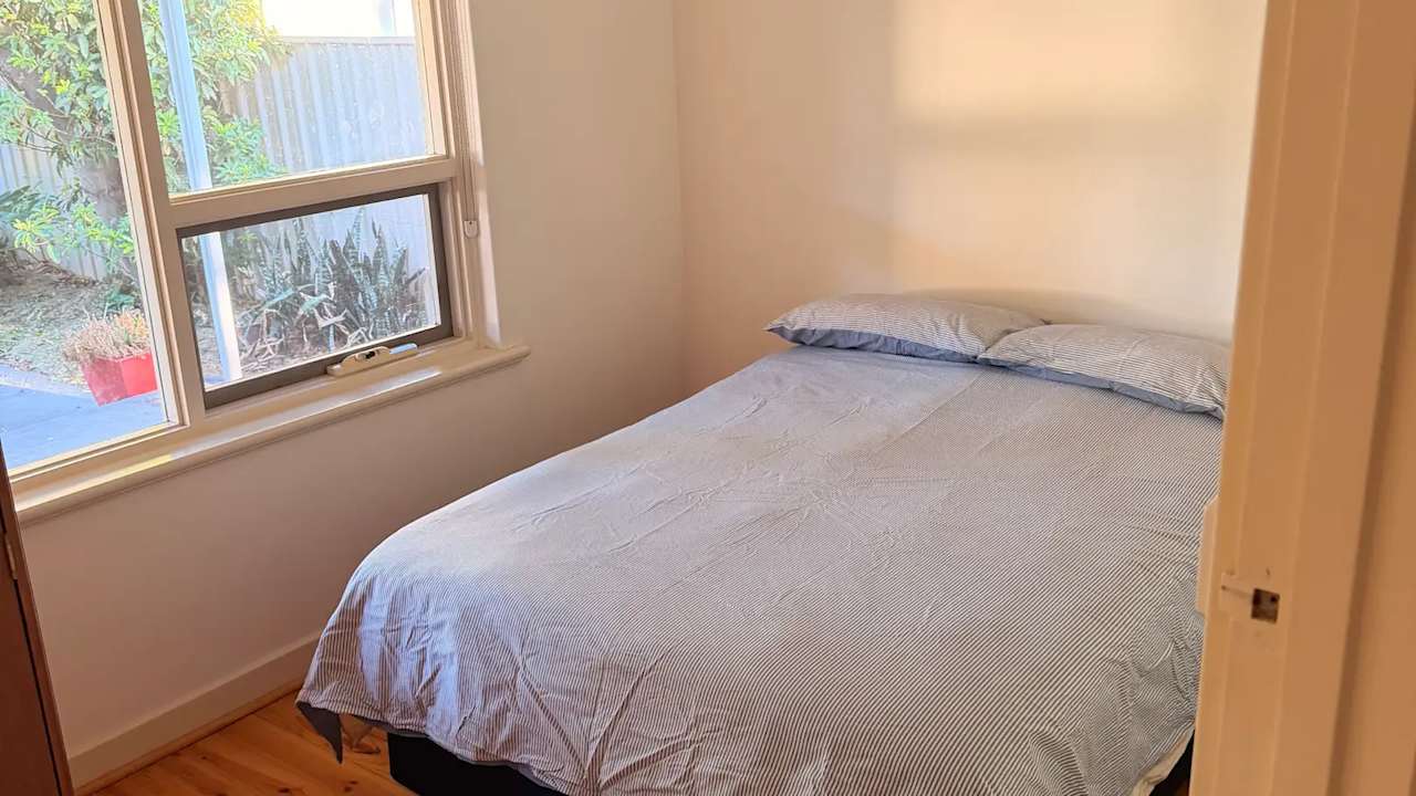 Room in a share house