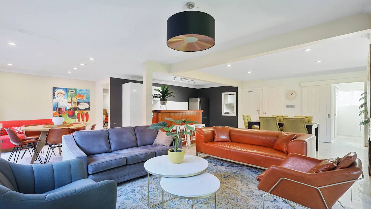 Whole property with 4 rooms for rent