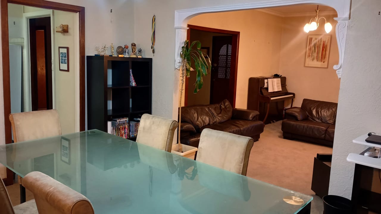Room in a share house