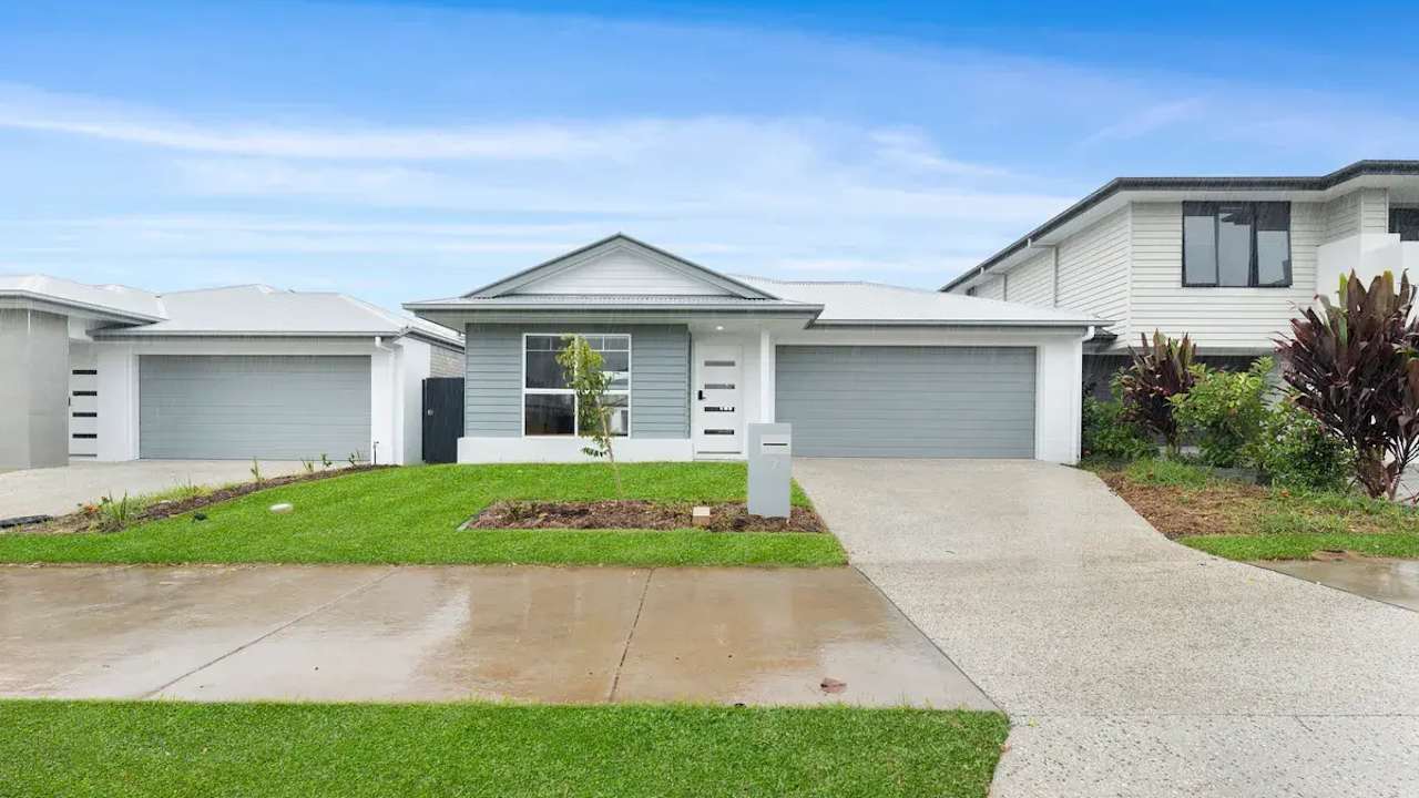 Furnished room with ensuite in a share house