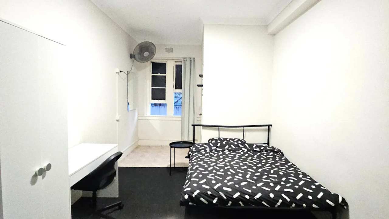 Furnished room in a flatshare