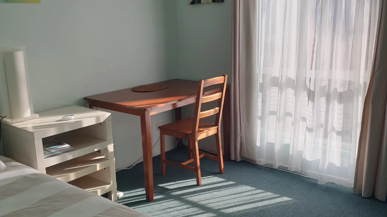 Furnished room in a flatshare