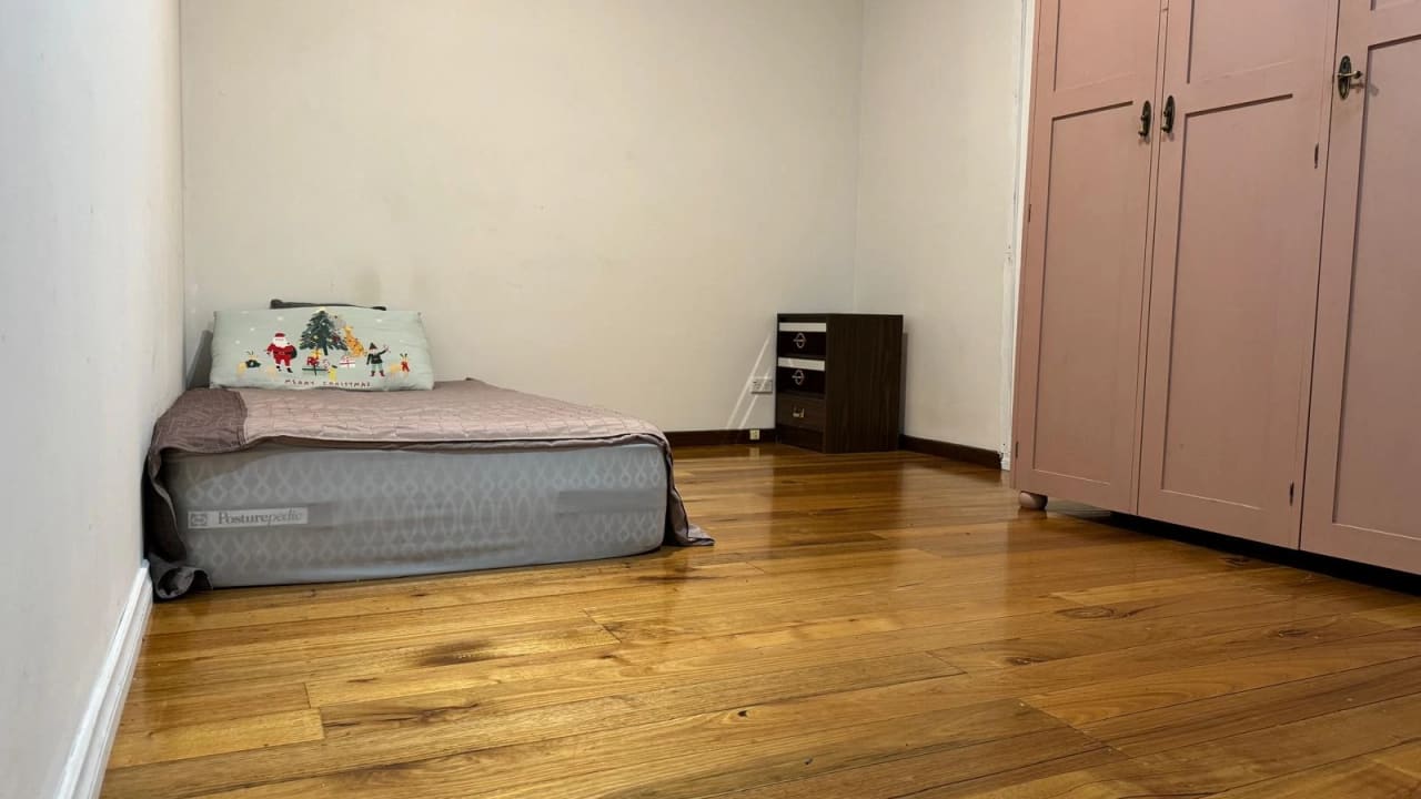 Furnished room in a share house