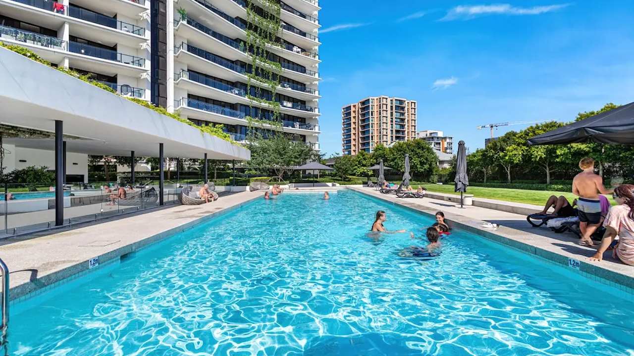 Whole property with 2 rooms for rent