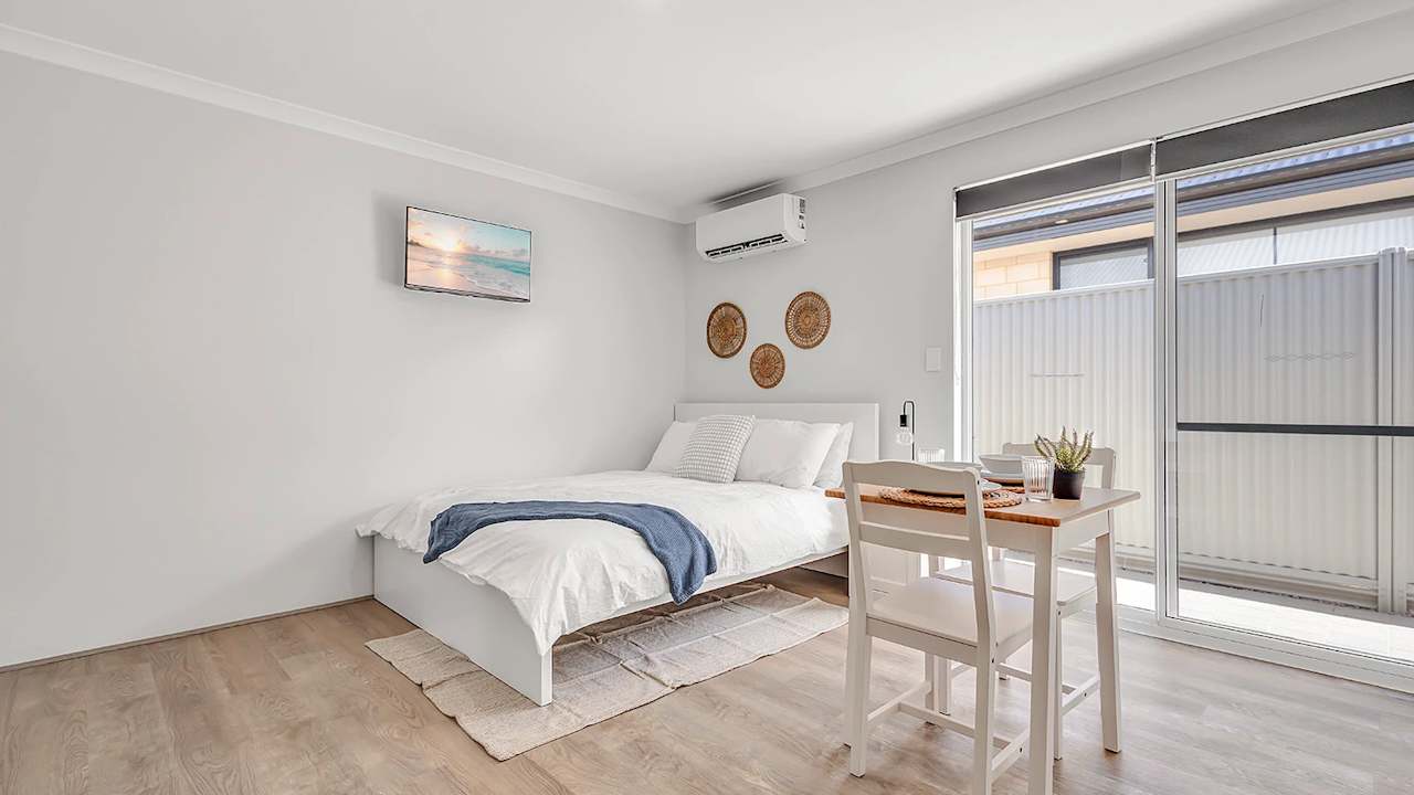 Furnished room with own bathroom