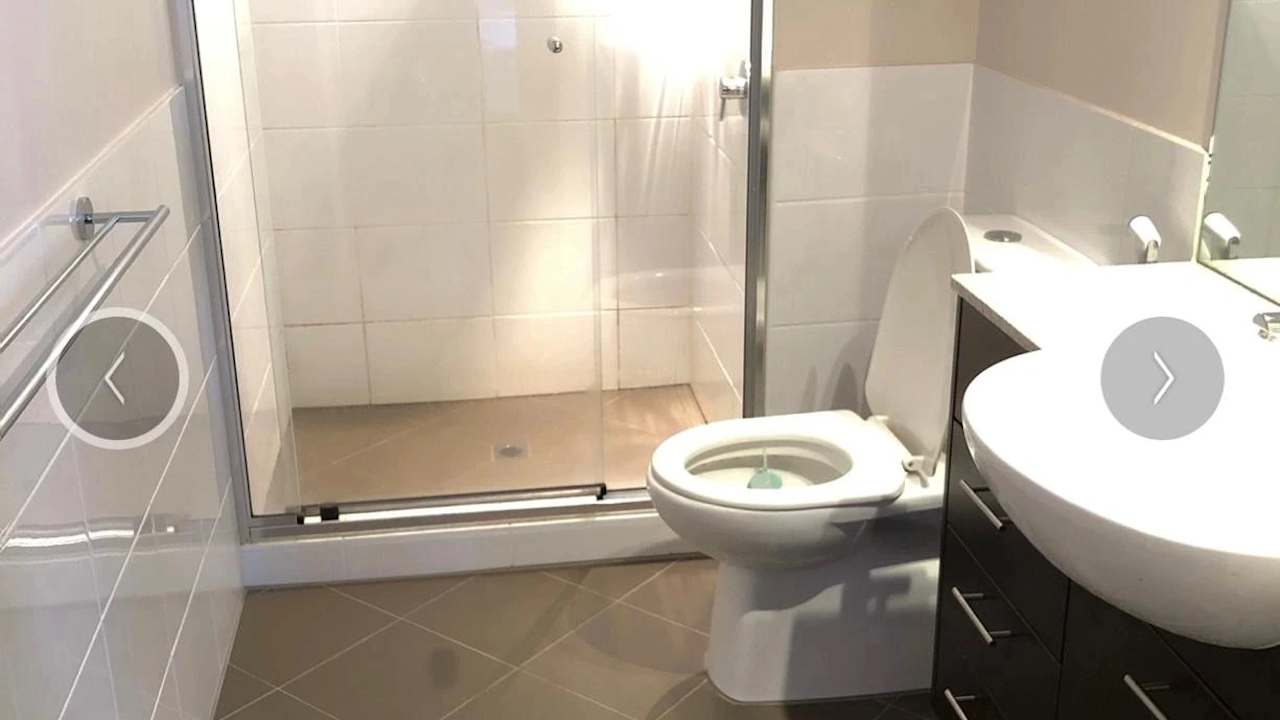 Furnished room with ensuite in a flatshare