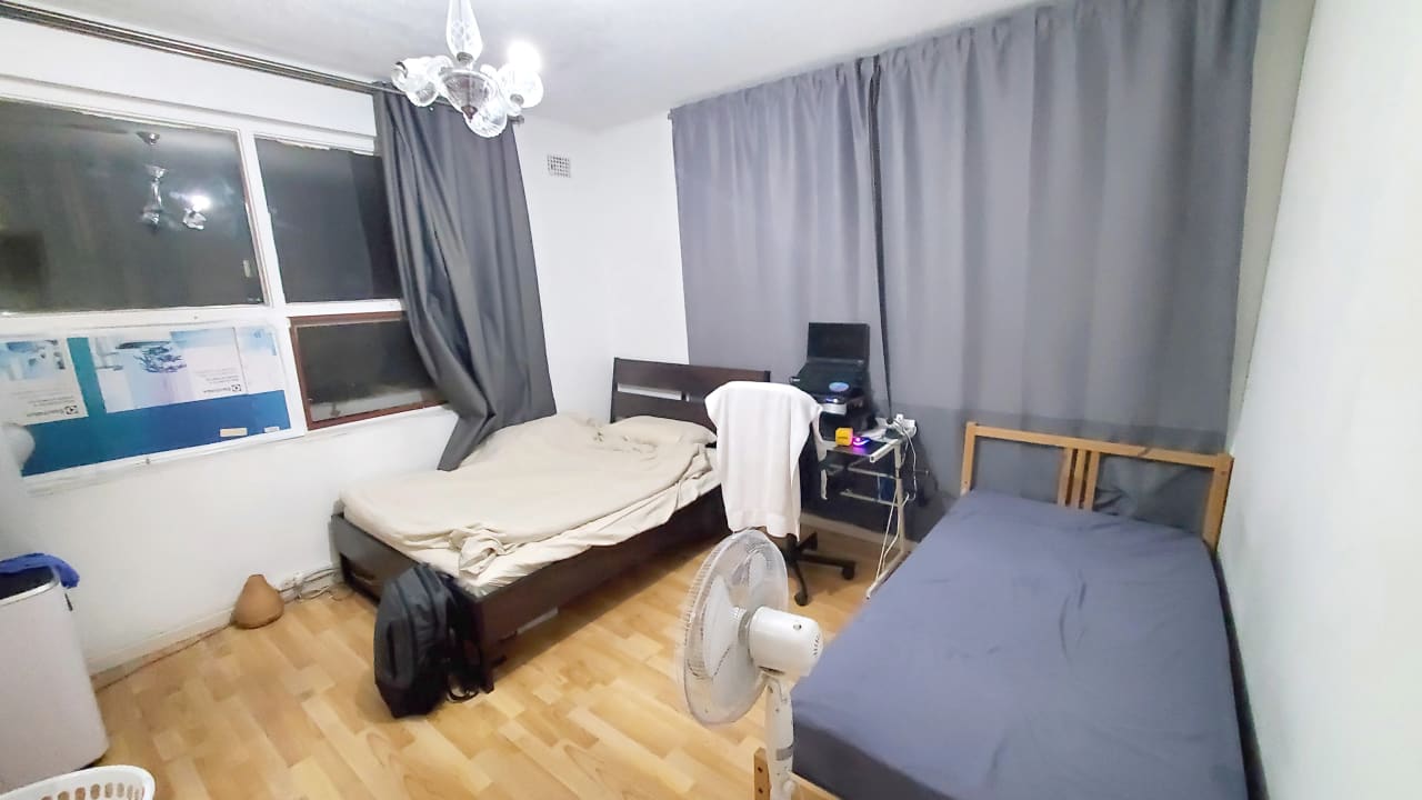 Furnished room in a flatshare