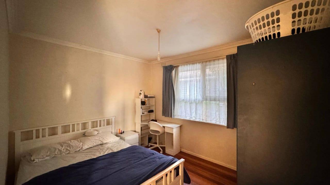Room in a share house