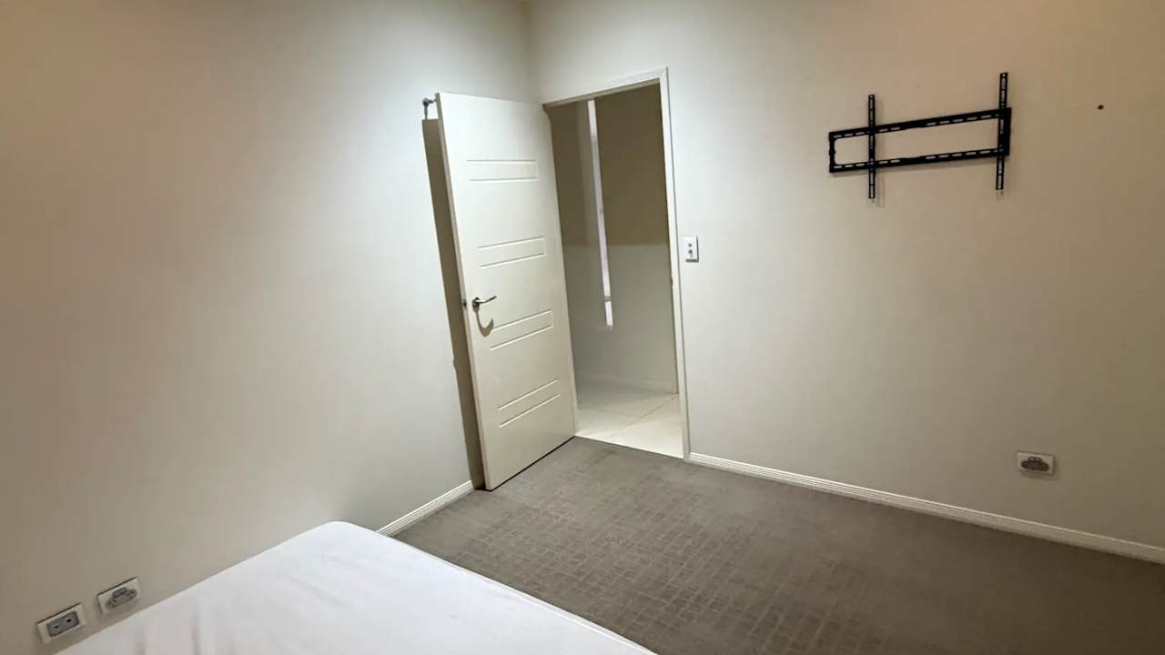 Unfurnished room in a share house