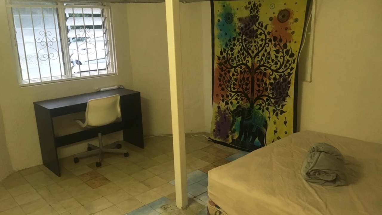 Furnished room in a share house