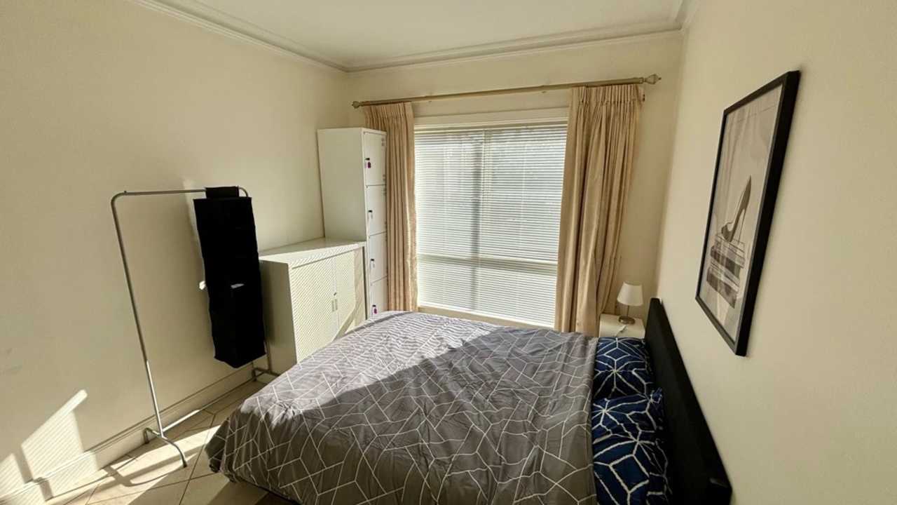 Room in a share house