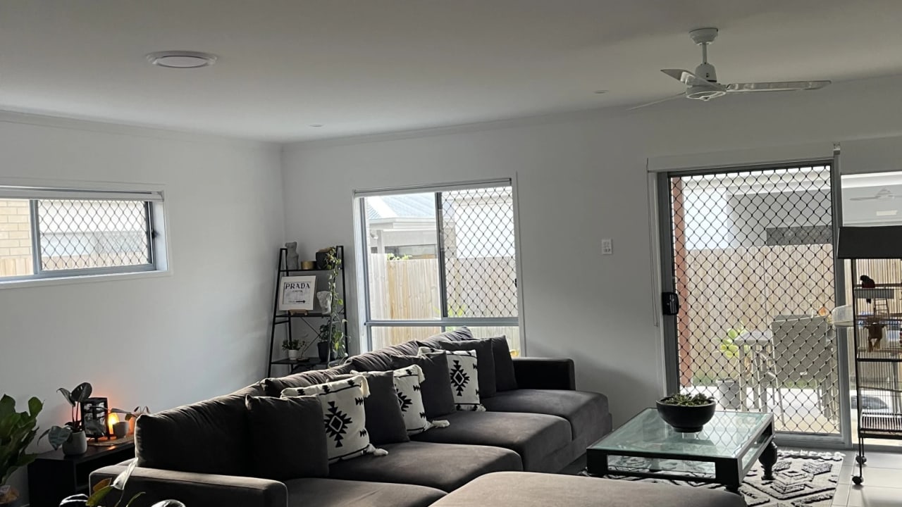 Room in a share house