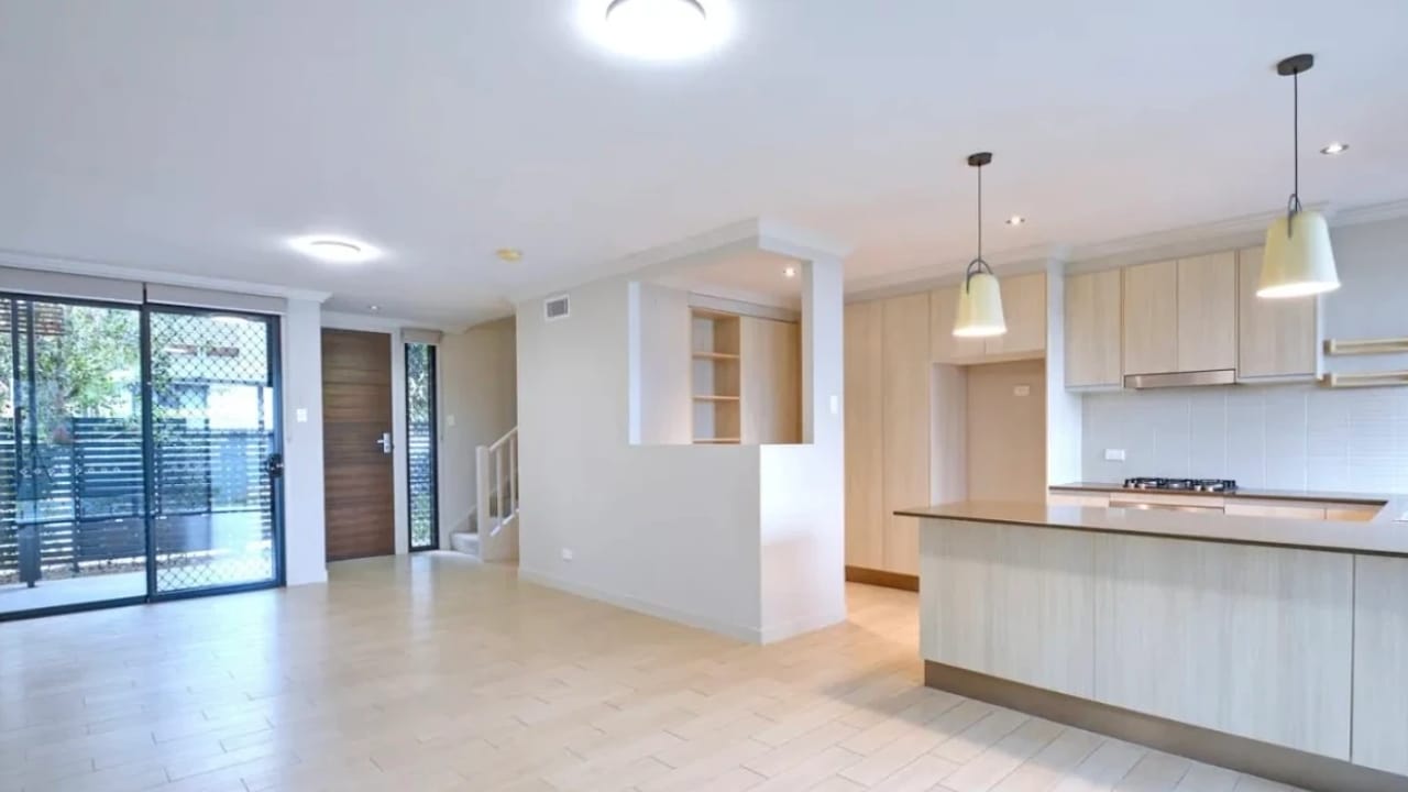 Whole property with 3 rooms for rent