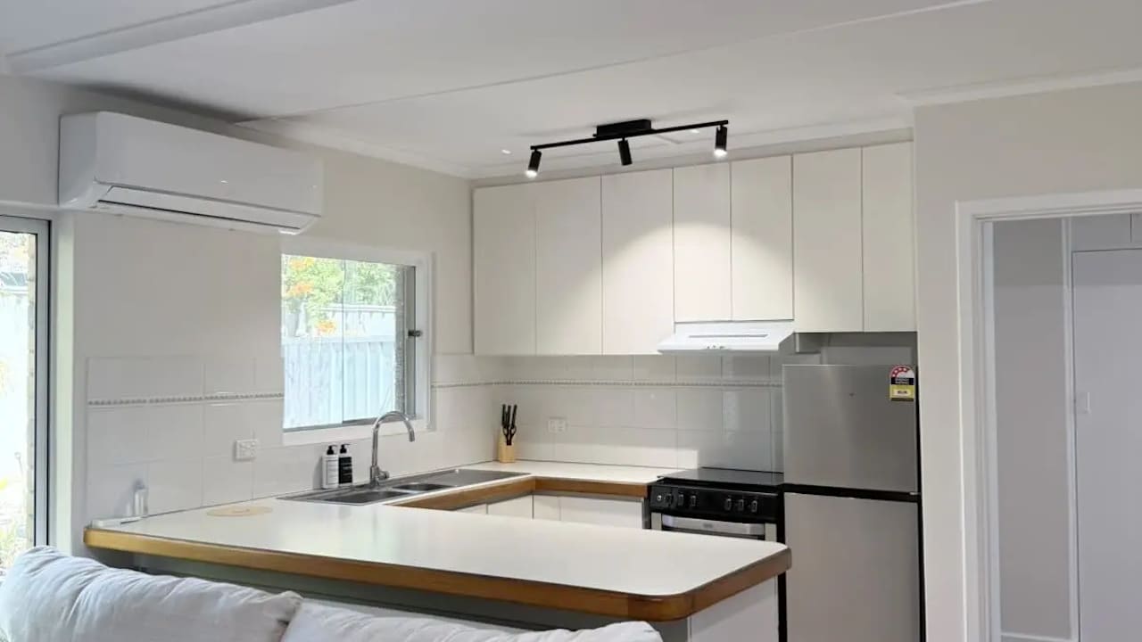Whole property with 2 rooms for rent