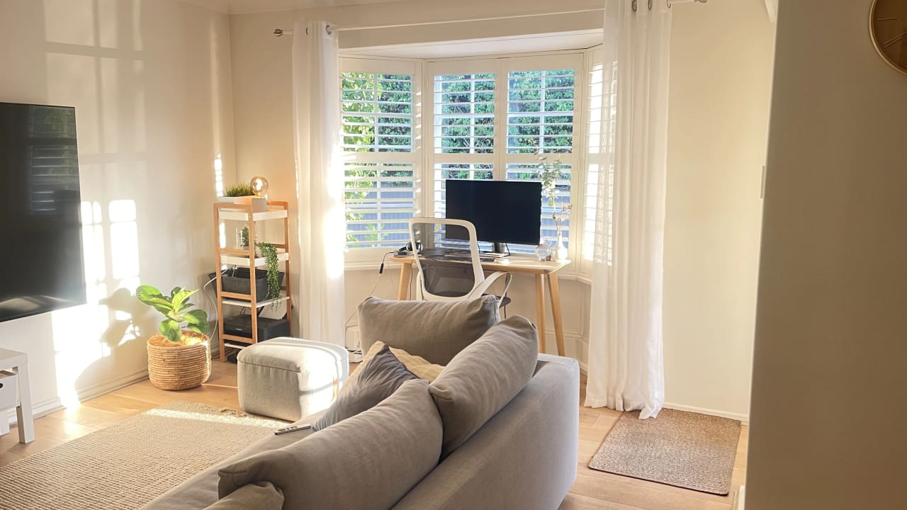 Unfurnished room in a flatshare