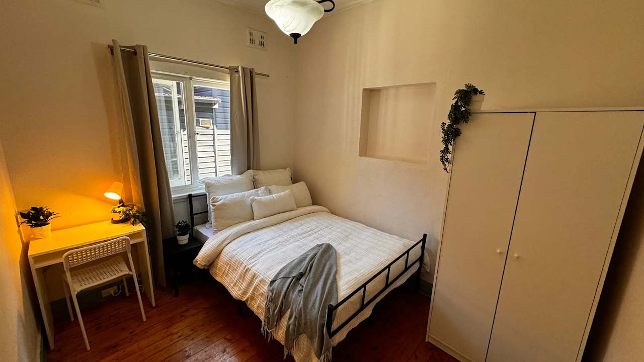 Furnished room in a share house