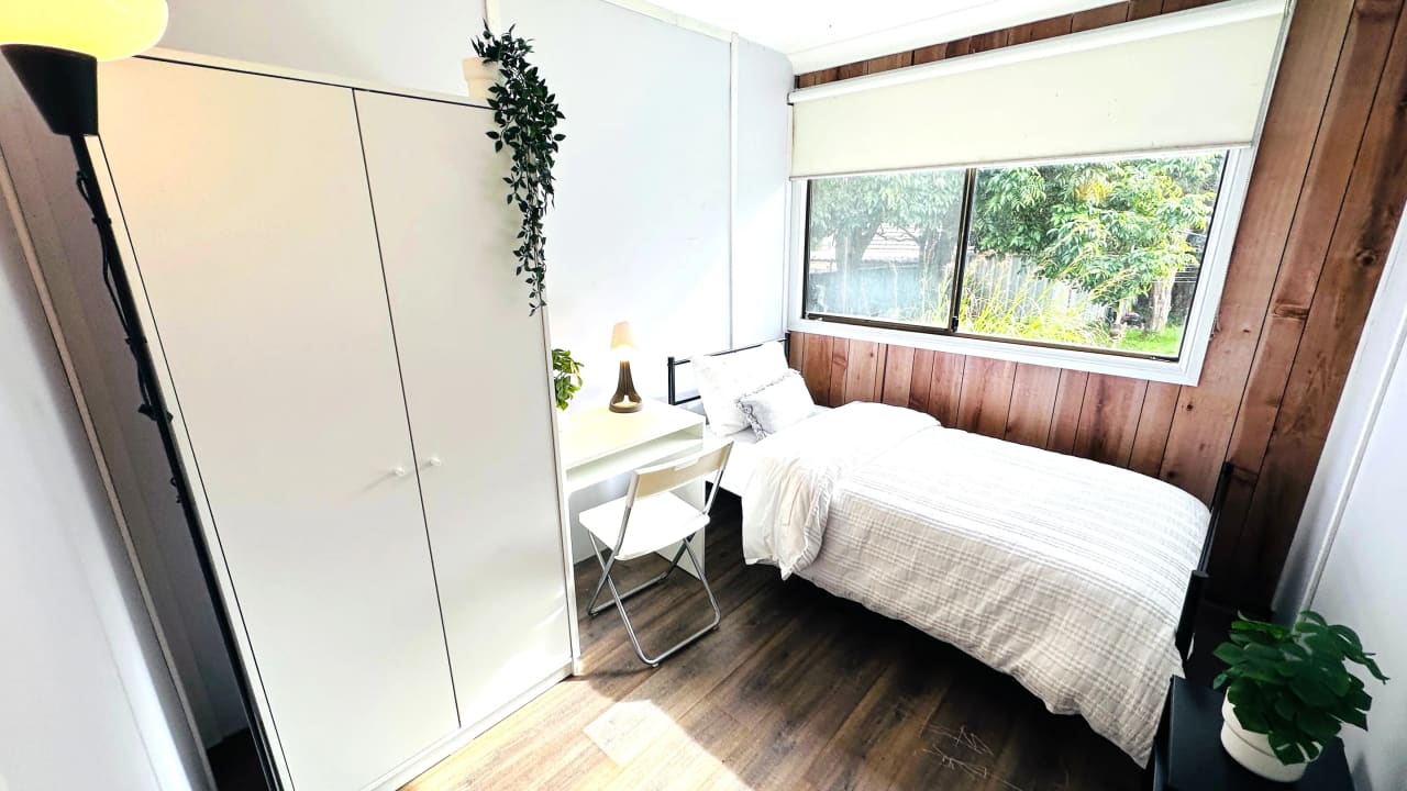 Furnished room in a share house
