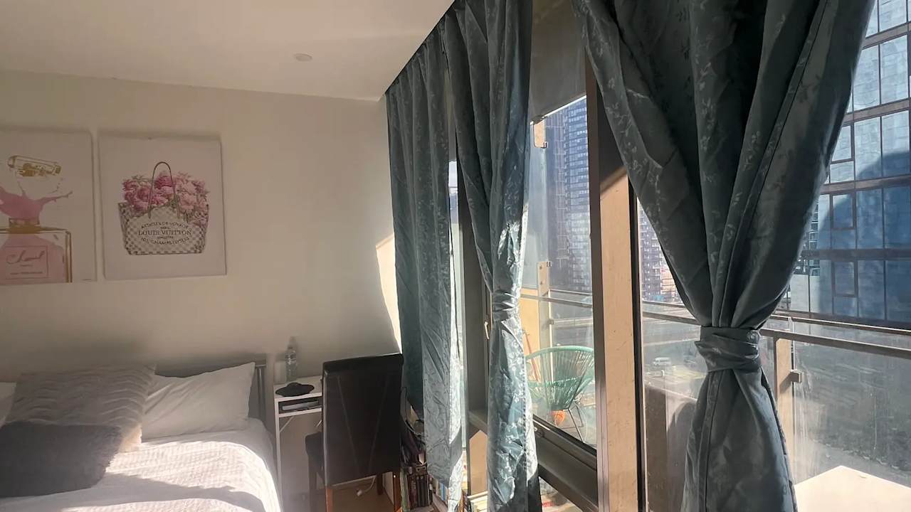 Furnished room with own bathroom