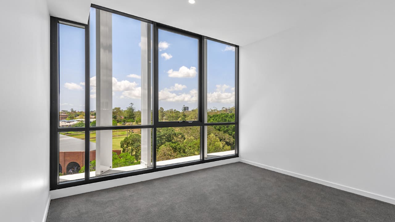 Unfurnished room with ensuite in a flatshare