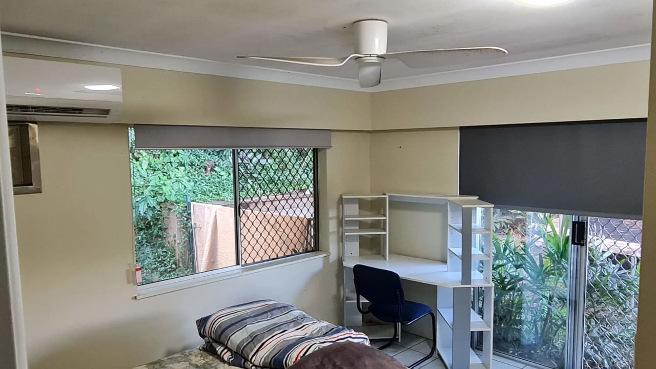 Room in a share house