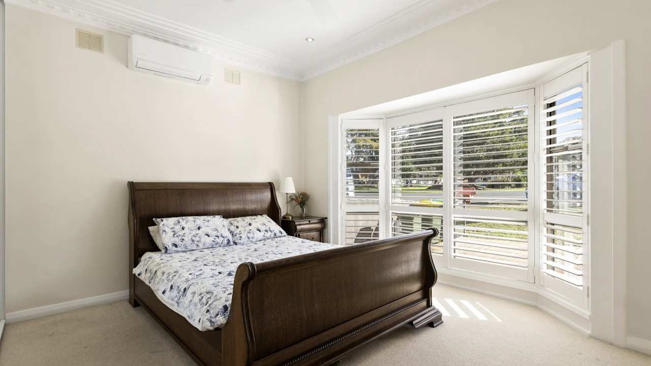 Room in a share house