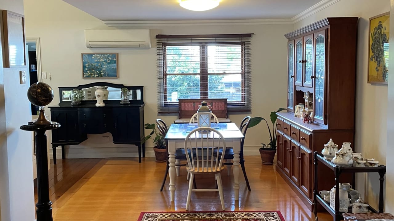 Room in a share house