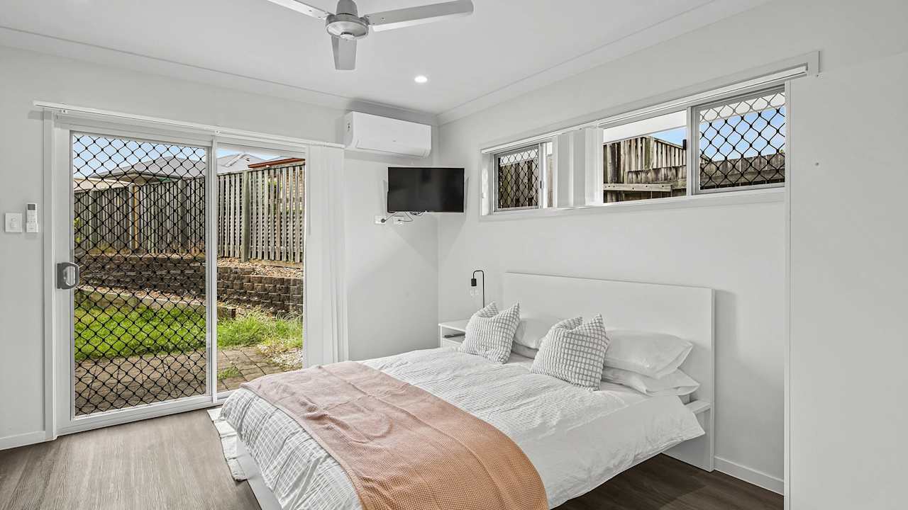 Furnished room with ensuite in a share house