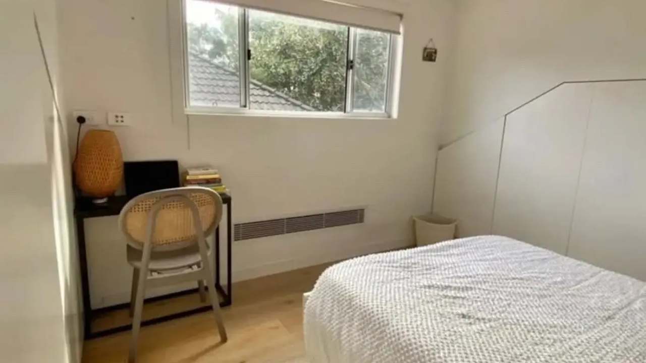 Unfurnished room in a flatshare