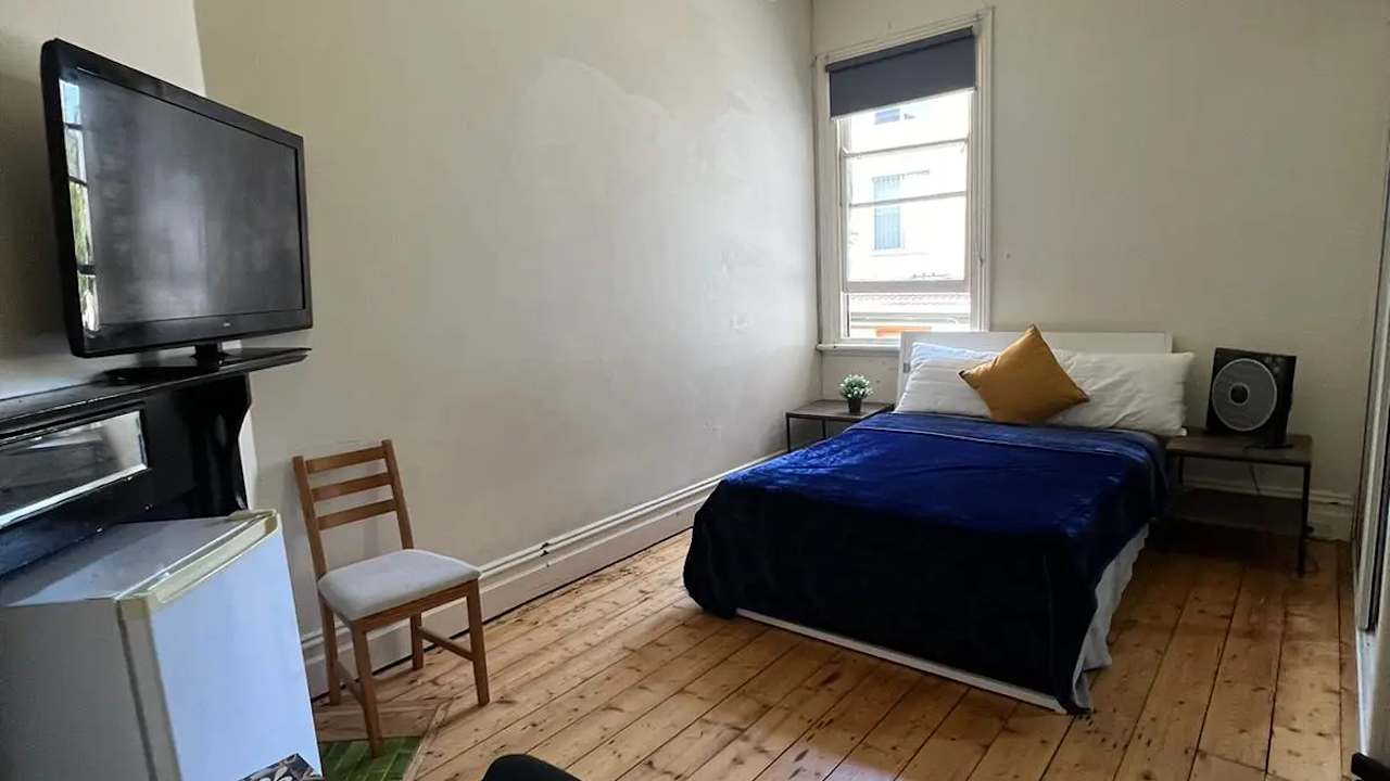 Furnished room in a share house