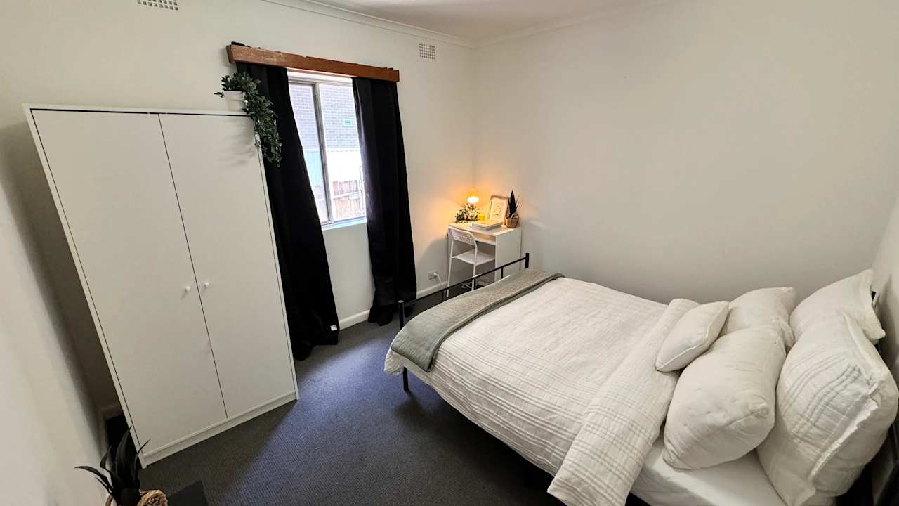 Furnished room in a flatshare