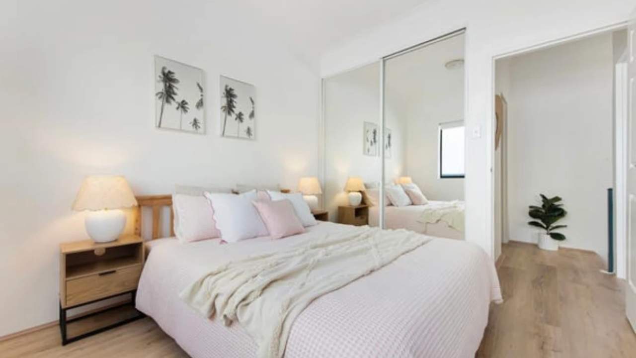 Unfurnished room in a flatshare