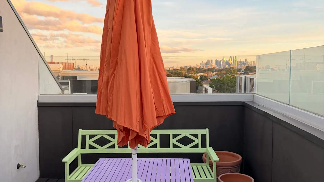 Furnished room with ensuite in a flatshare