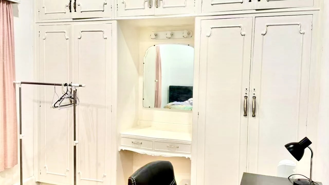 Room in a share house