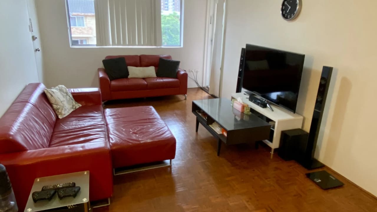 Furnished room in a flatshare