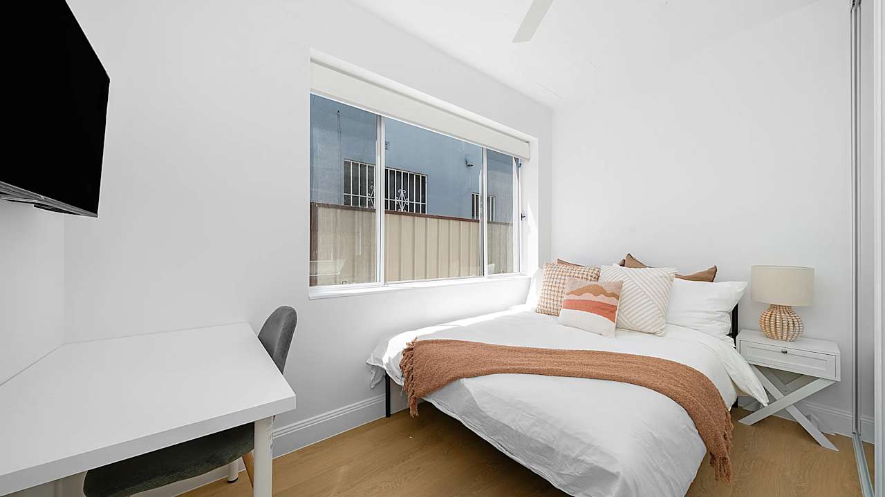 Room in a share house