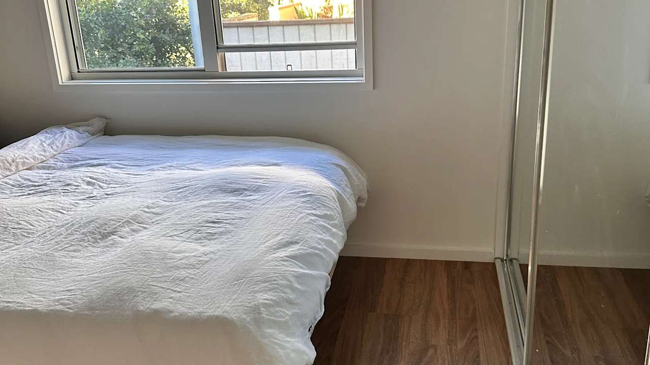 Room in a share house
