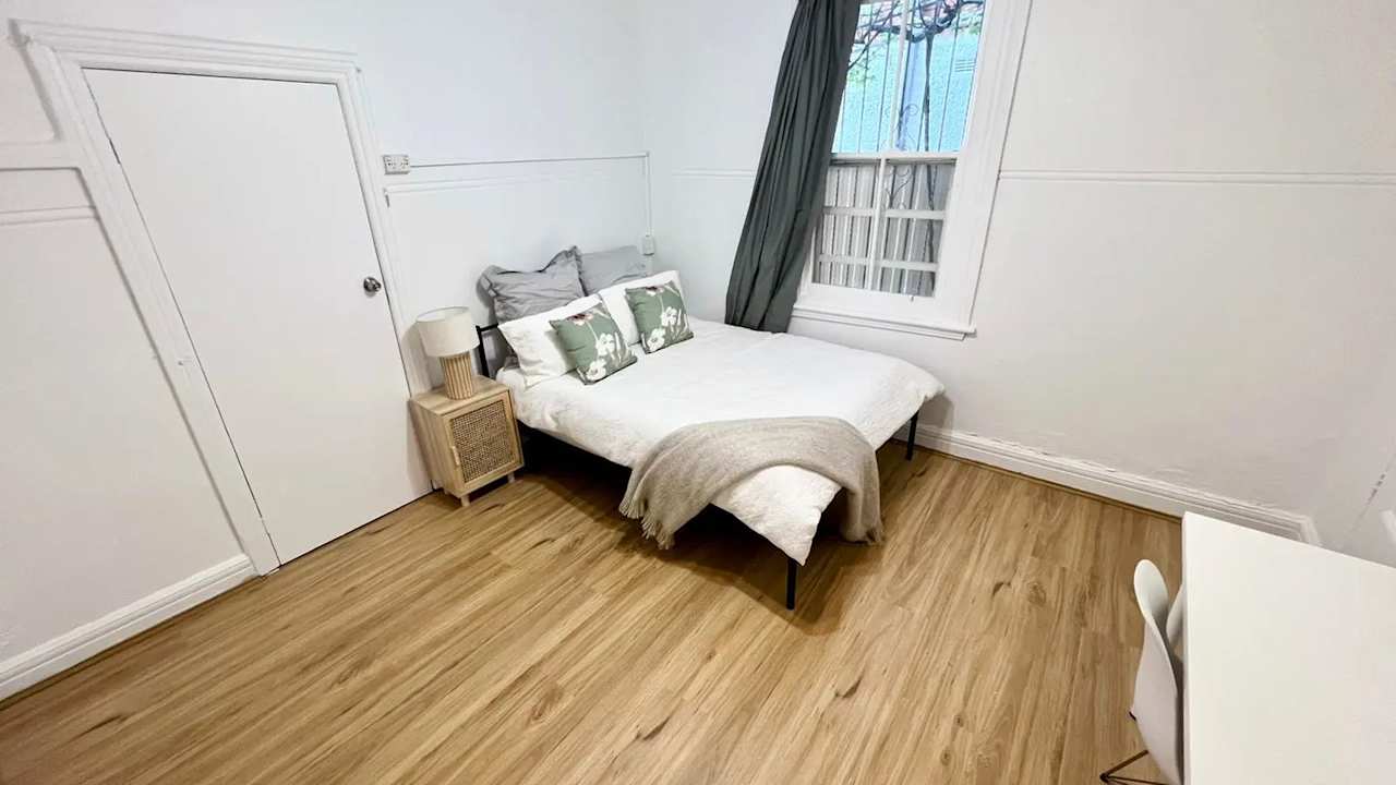 Room in a share house