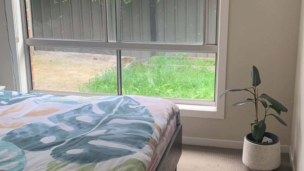 Room in a share house