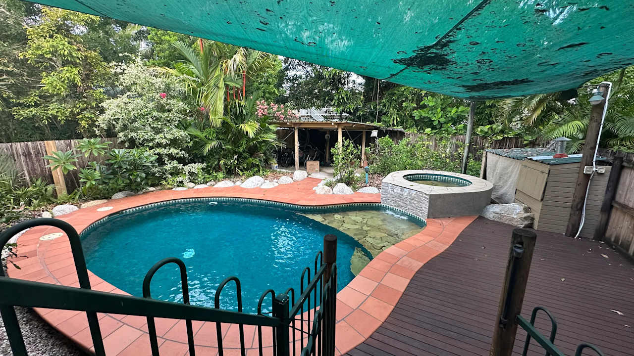 Furnished room in a share house