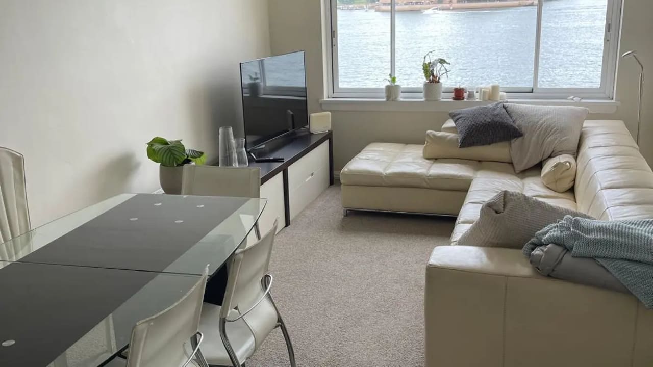 Furnished room in a flatshare