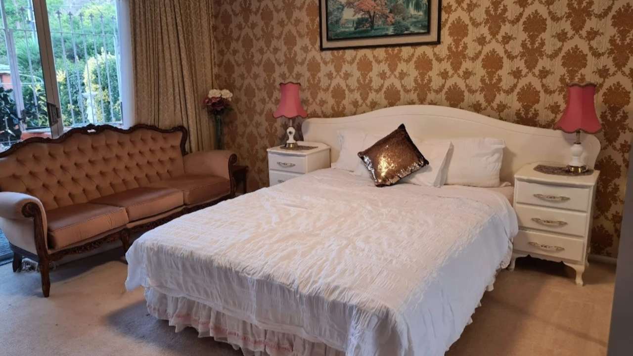 Whole property with 4 rooms for rent
