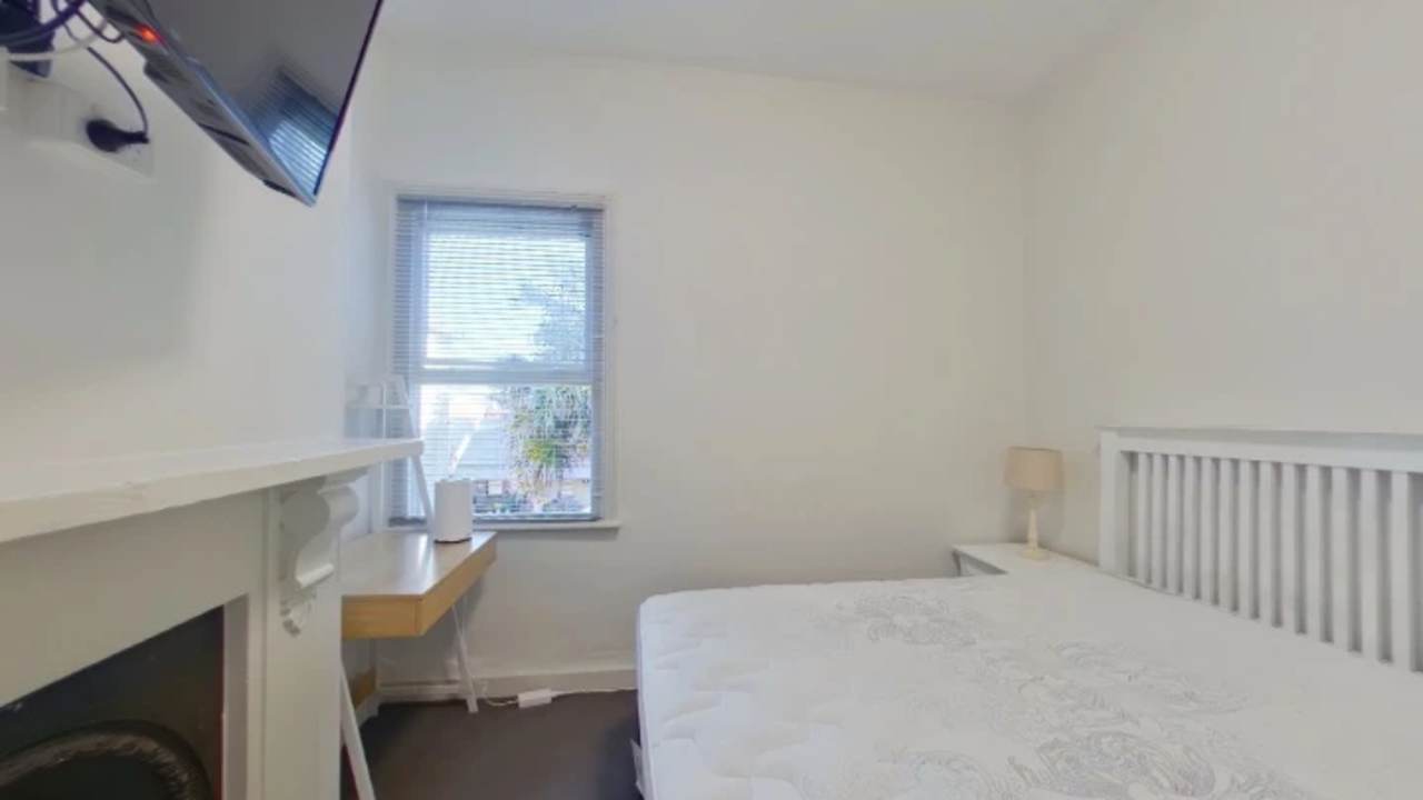 Furnished room with own bathroom