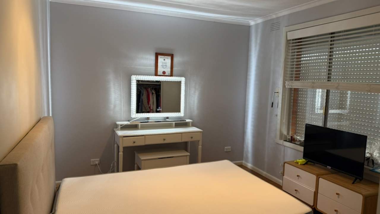 Unfurnished room in a share house