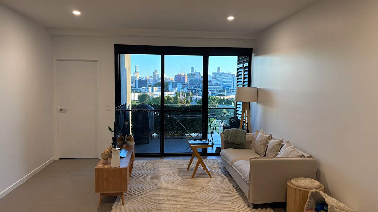 Unfurnished room with own bathroom