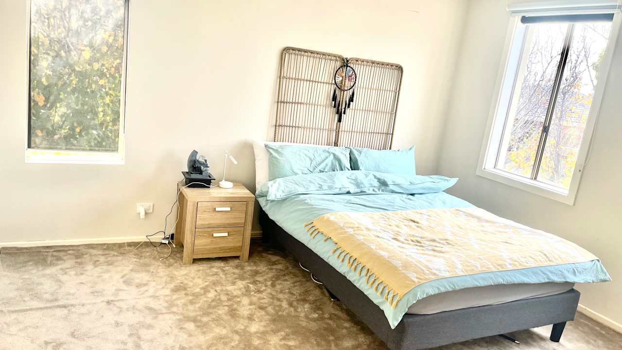 Room in a share house