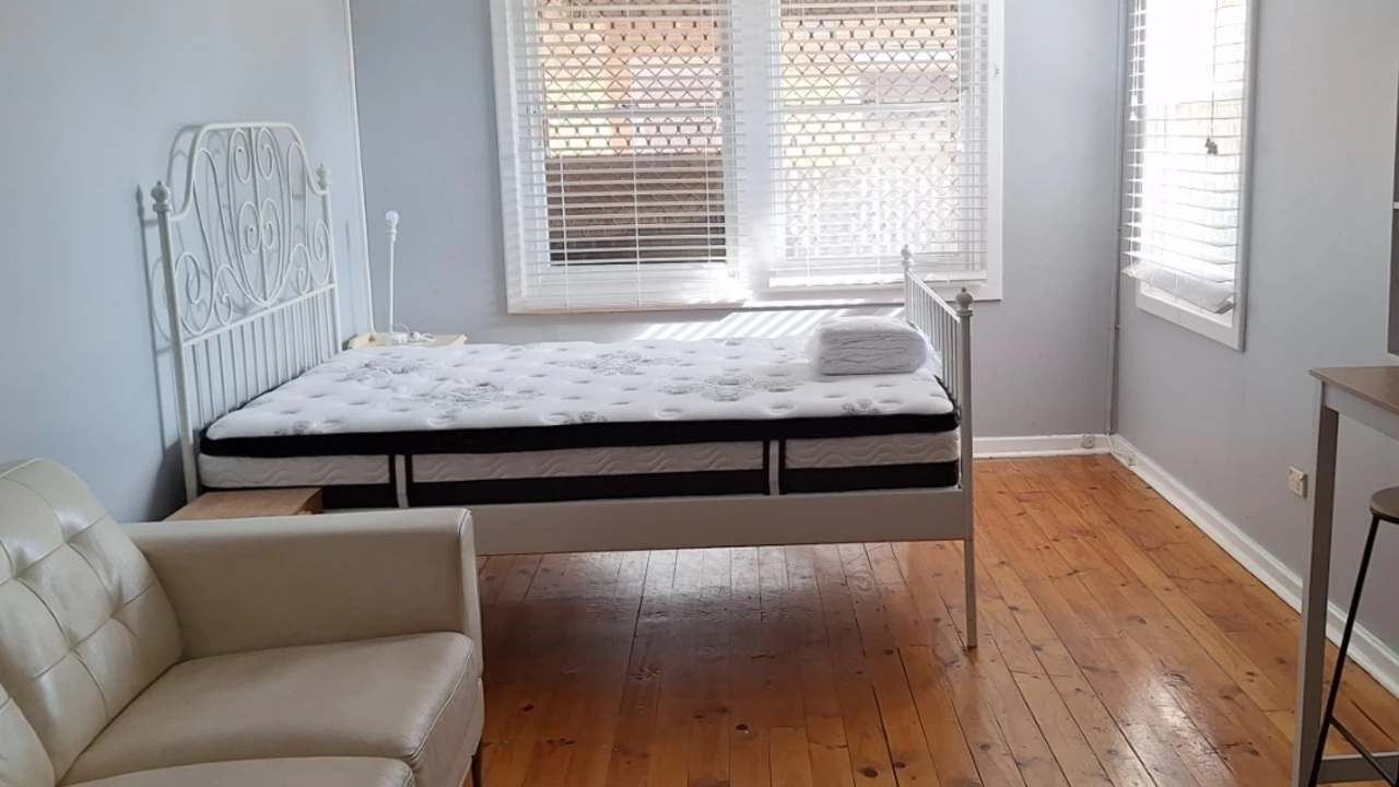 Room in a share house