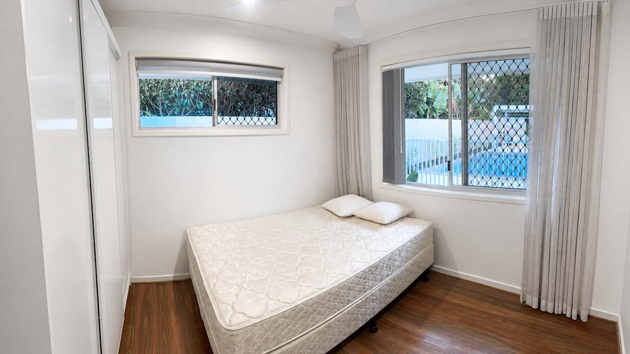 Room in a share house