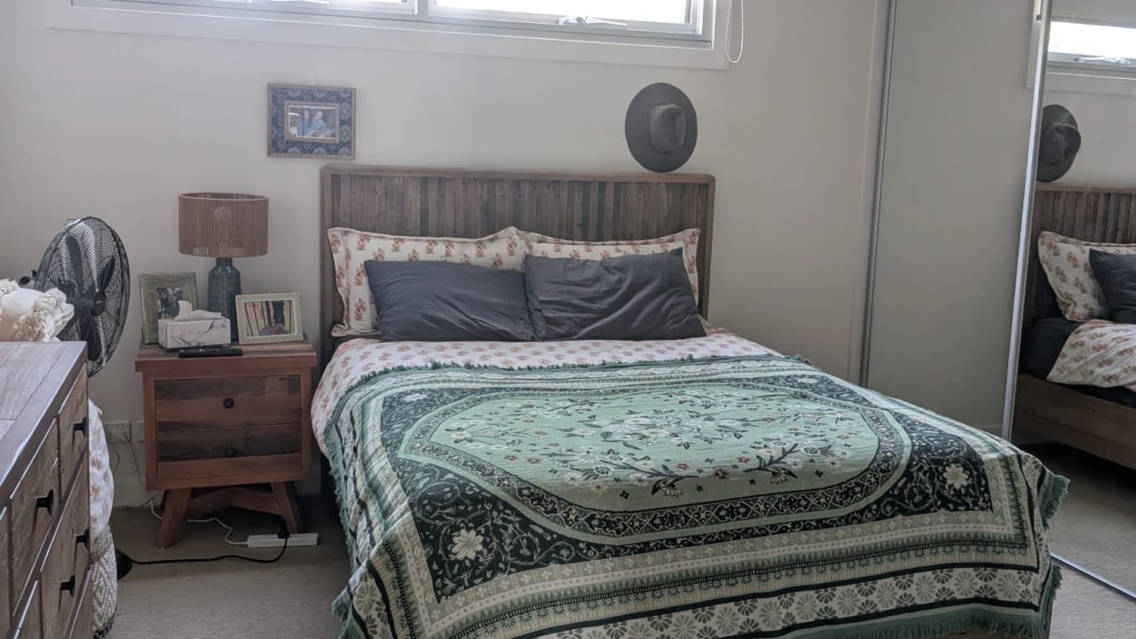 Unfurnished room in a flatshare