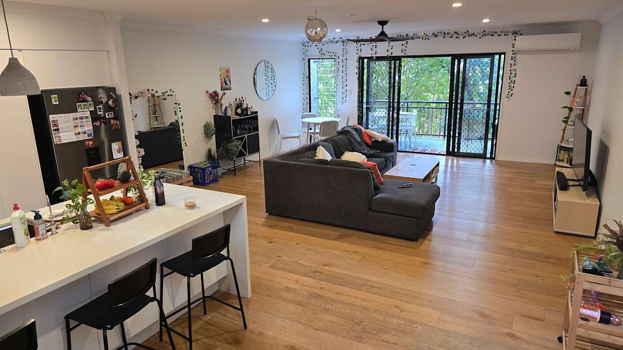 Unfurnished room in a share house